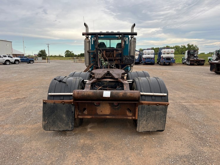 2005-peterbilt-379-image-6