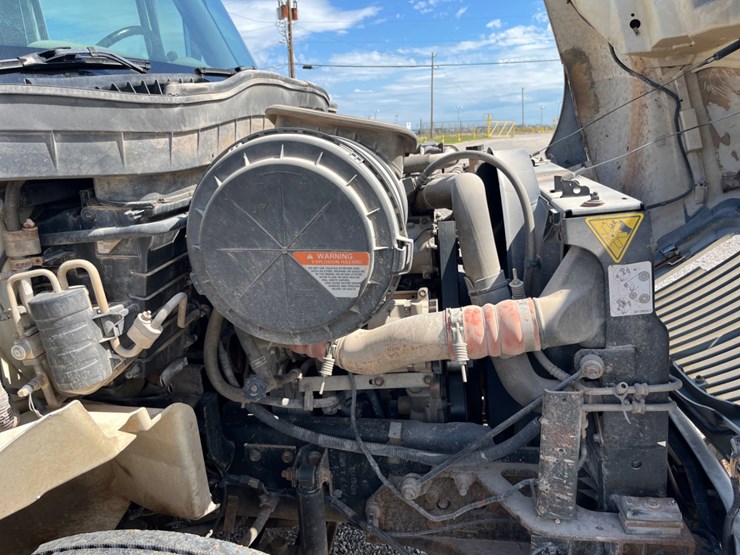 2010-international-durastar-4300-image-10