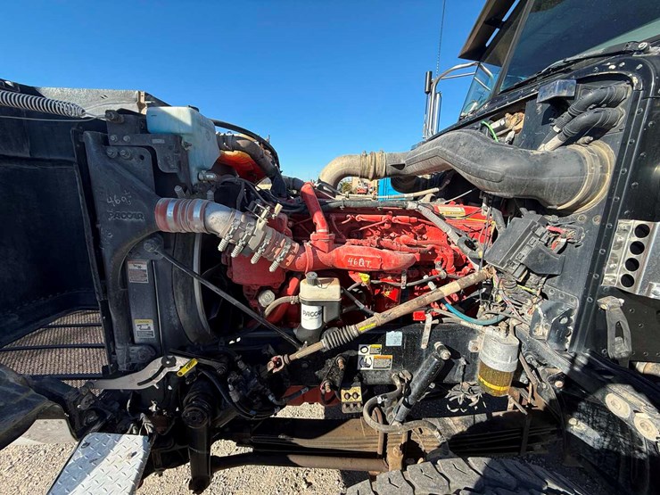 2013-peterbilt-367-image-9