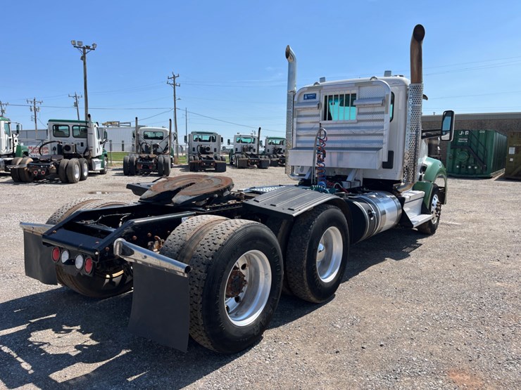 2018-kenworth-t880-image-5