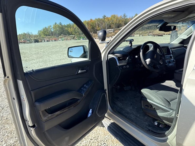 2015-chevrolet-tahoe-image-37