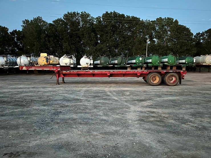 1981-aztec-skinny-neck-31-foot-flatbed-image-8