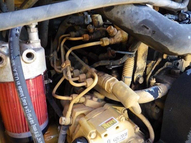 2017-caterpillar-239d-image-15