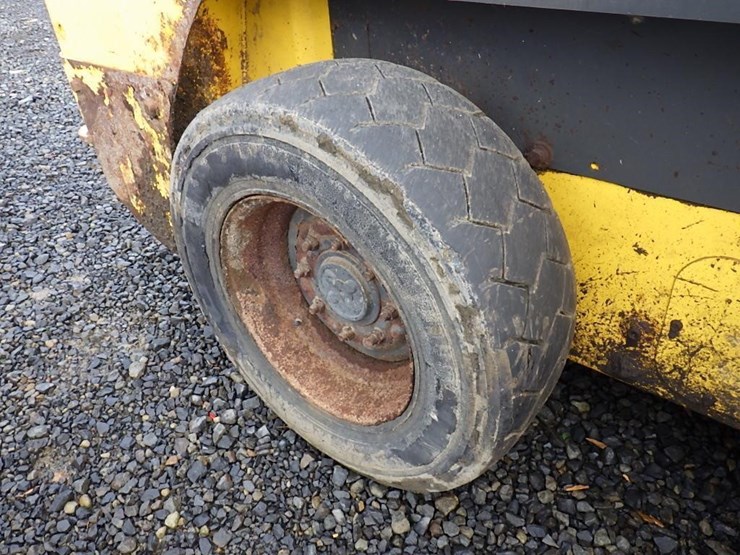 new-holland-l218-image-15