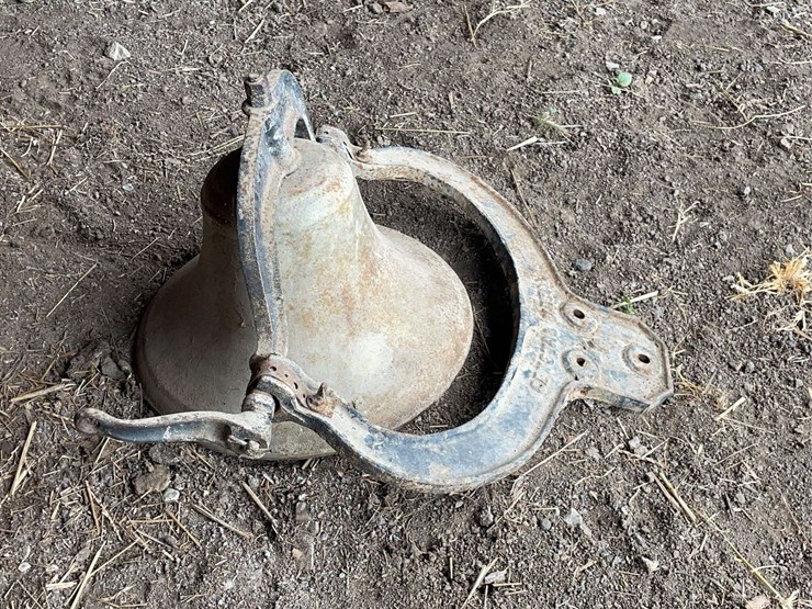 crystal-metal-bell-image-8