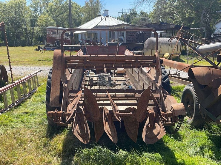 new-idea-manure-spreader-image-4