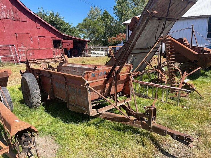 new-idea-manure-spreader-image-6