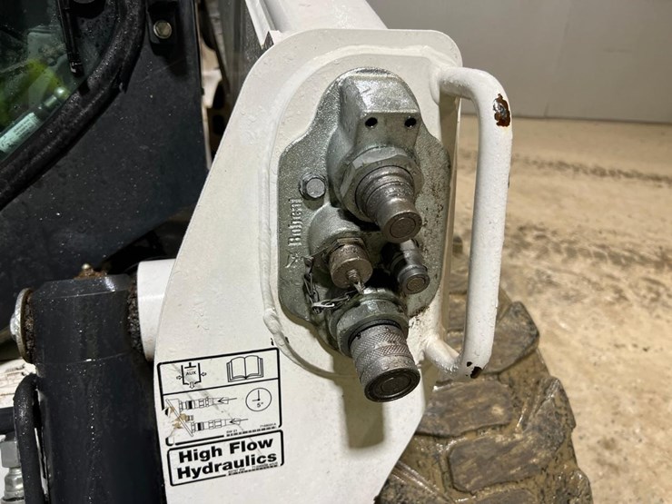 2022-bobcat-s770-image-11