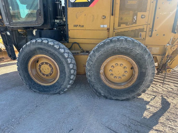 2009-caterpillar-140m-image-7