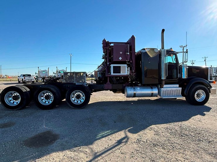 2013-peterbilt-367-image-4