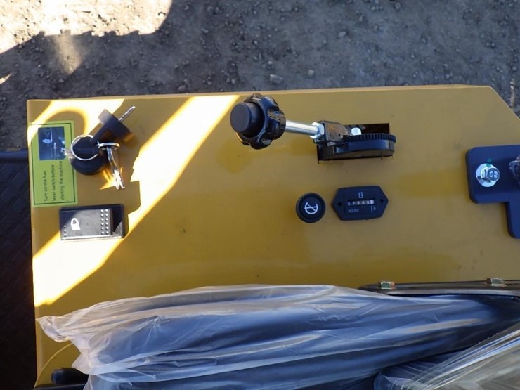 2025-cfg-mx12r-hydraulic-excavator-image-22