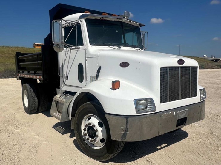 peterbilt-330-image-16