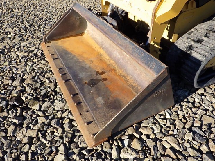 2017-caterpillar-239d-image-7