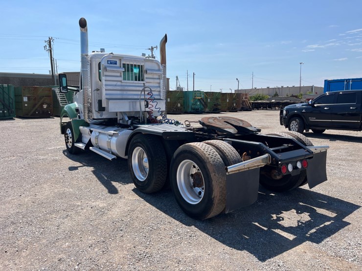 2018-kenworth-t880-image-7