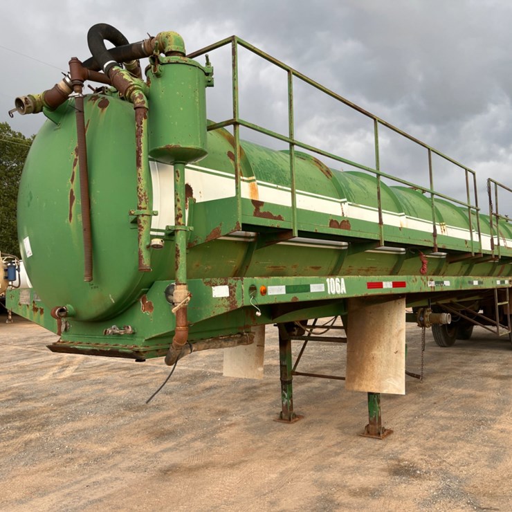 2012 CHANDLER 130 BBL STEEL VACUUM TRAILER