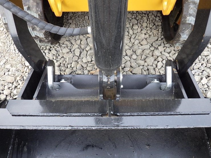 2025-agt-mx-mrt14-skid-steer-tracked-loader-image-11