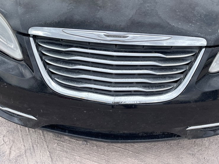 #511-•-2014-chrysler-200-(has-az-title)-image-12