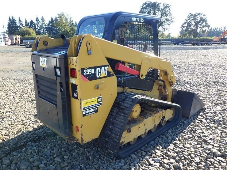 2017-caterpillar-239d-image-4