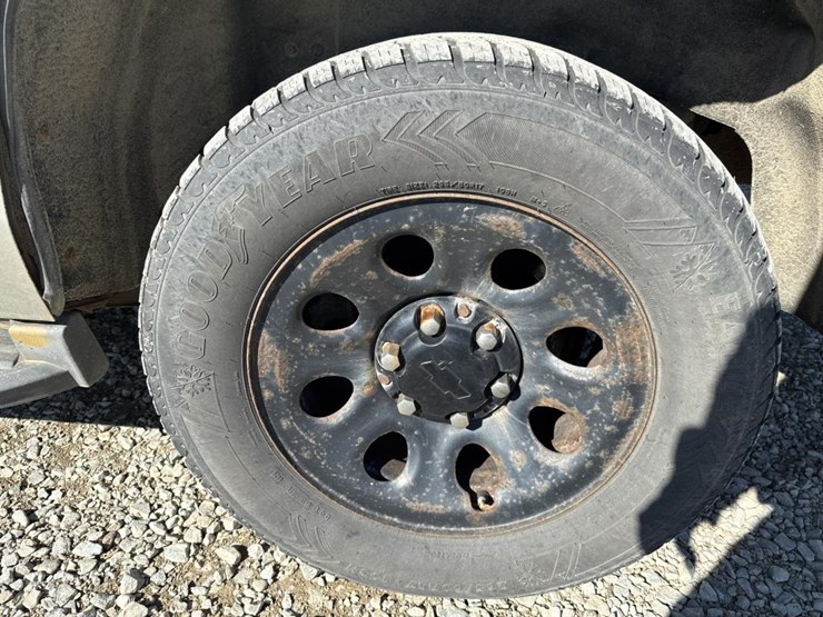 2015-chevrolet-tahoe-image-47