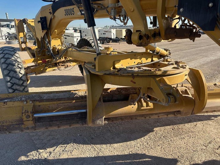 2009-caterpillar-140m-image-9