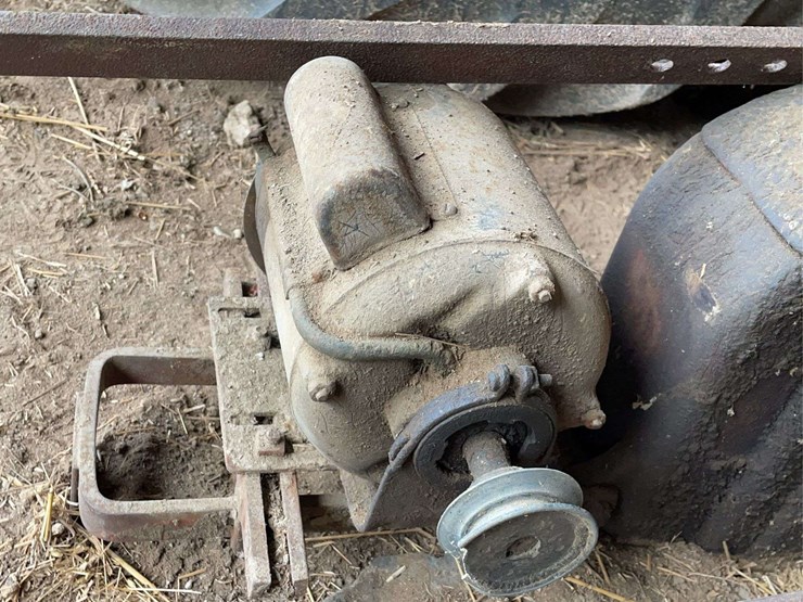 pump-jack-and-electric-motor-image-9