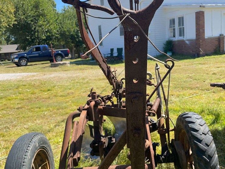 moline-2-bottom-plow-image-10