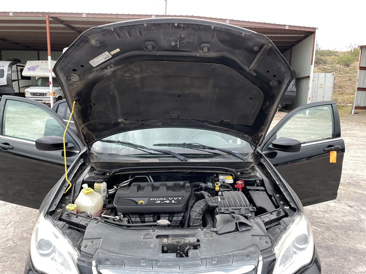 #511-•-2014-chrysler-200-(has-az-title)-image-99