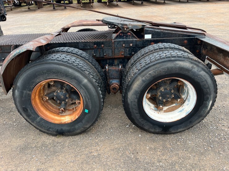 1979-mack-r-model-winch-truck-image-16