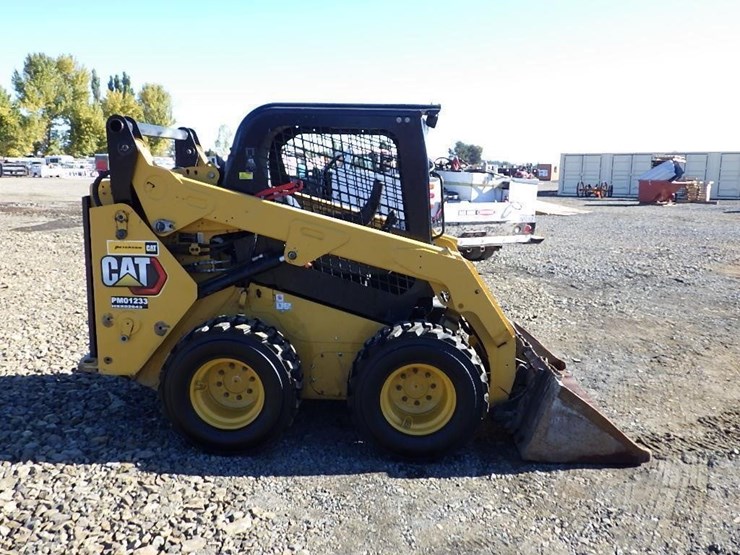 2023-caterpillar-242d3-image-3