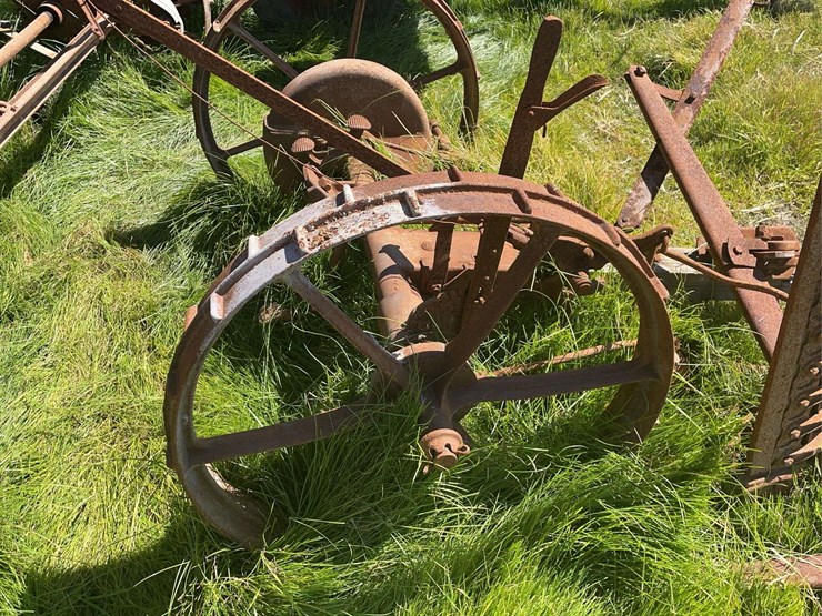 horse-drawn-sickle-mower-image-24