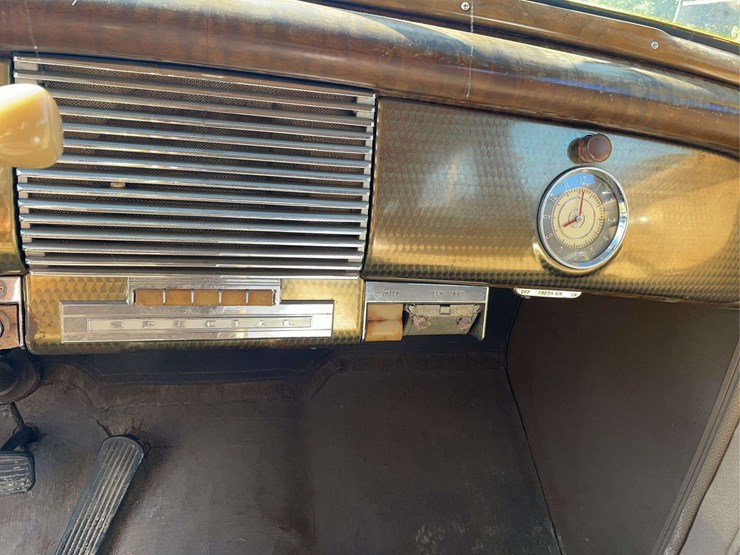 1940-buick-eight-special-image-48