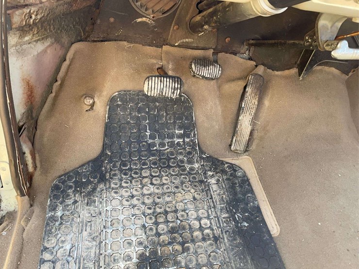 1952-chevrolet-deluxe-image-45