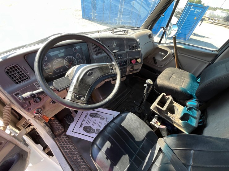 2007-sterling-at9500-image-17