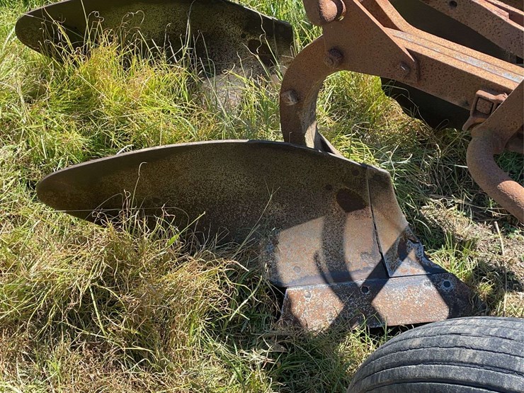 3-bottom-plow-image-24