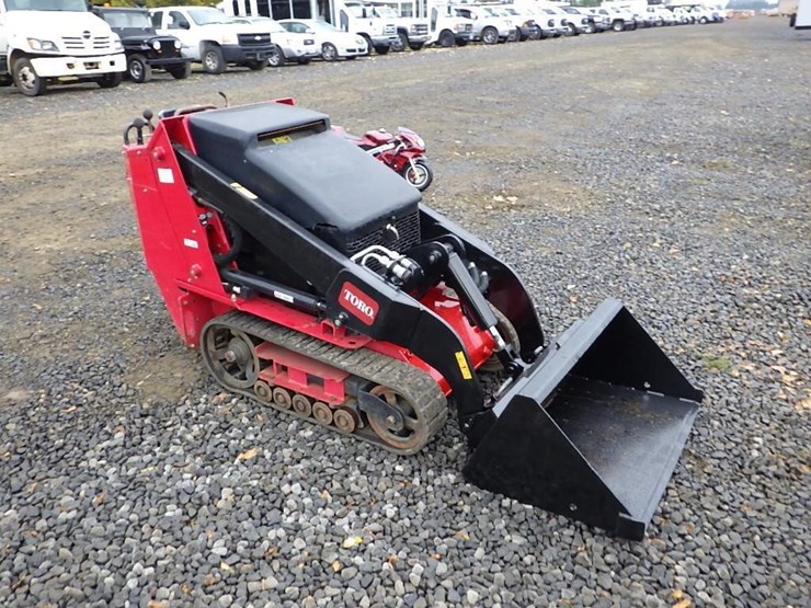 toro-skid-steer-tracked-loader-image-2