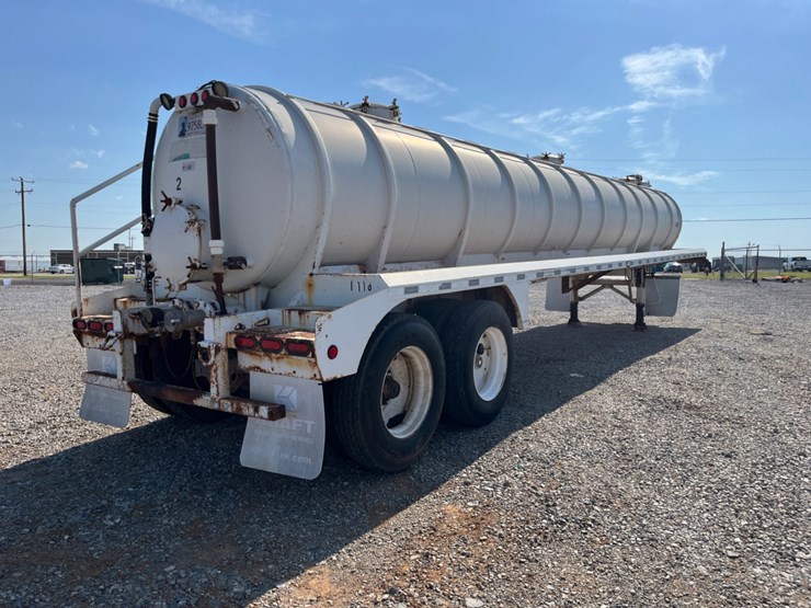 2012-gallegos-130-bbl-steel-vacuum-trailer-image-4