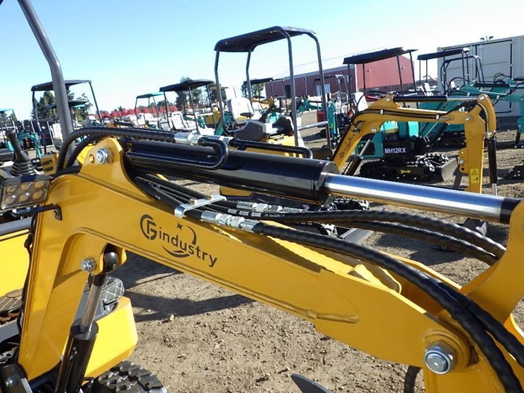 2025-cfg-qk18r-hydraulic-excavator-image-12