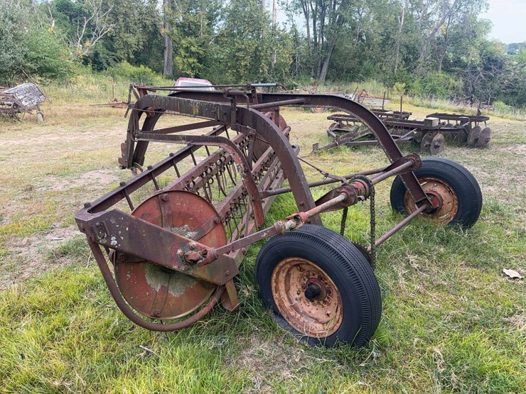 minneapolis-moline-side-delivery-hay-rake-image-3