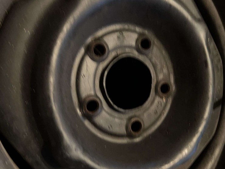 (4)-truck-tires-image-3