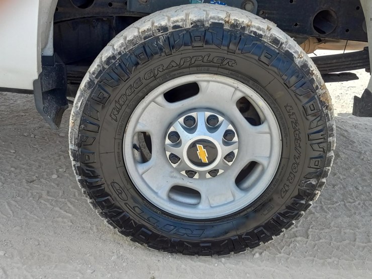 2018-chevrolet-silverado-2500hd-image-12
