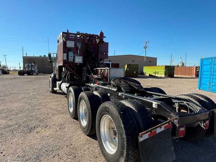 2013-peterbilt-367-image-7