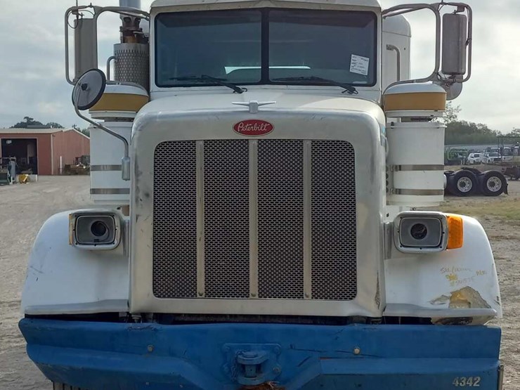 2008-peterbilt-367-image-2