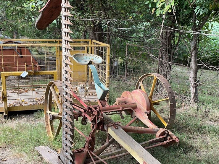 oliver-horse-drawn-sickle-mower-image-1