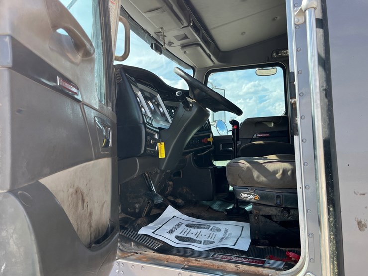 2018-kenworth-t800-image-9