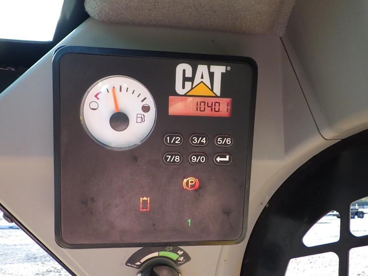2019-caterpillar-239d3-image-27