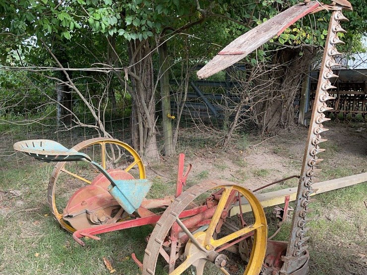 oliver-horse-drawn-sickle-mower-image-9