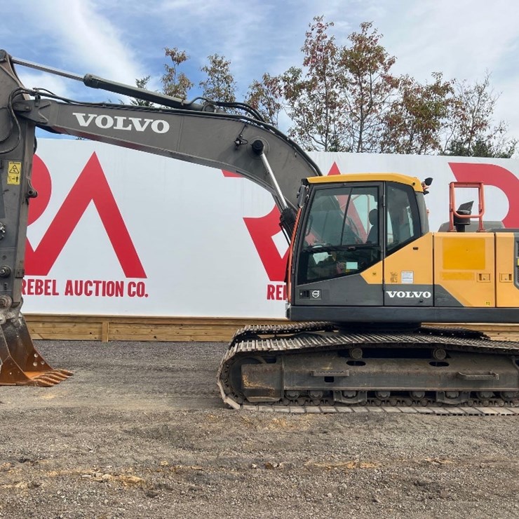 VOLVO EC220EL