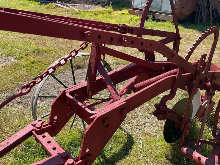 oliver-1-bottom-plow-image-12