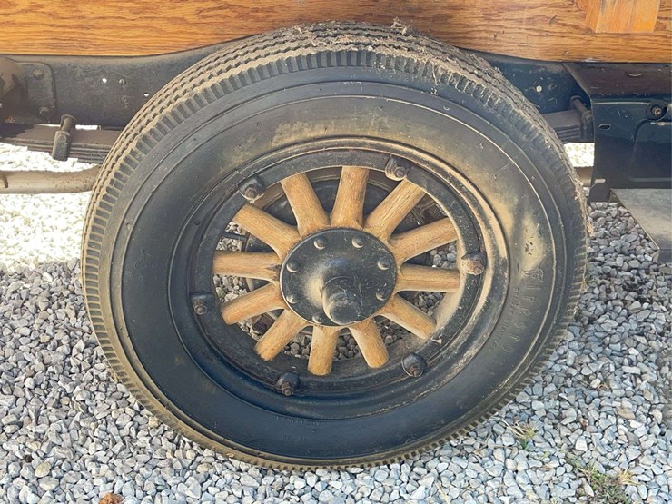 chevrolet-stake-bed-truck-image-31