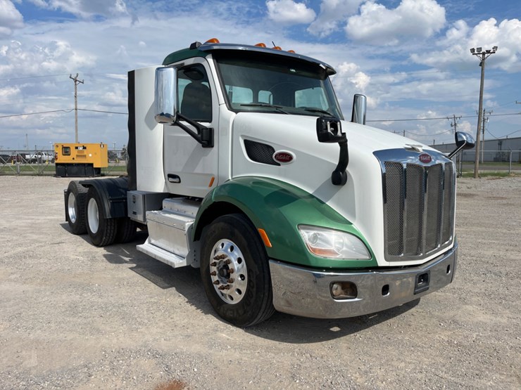 2016-peterbilt-579-image-3